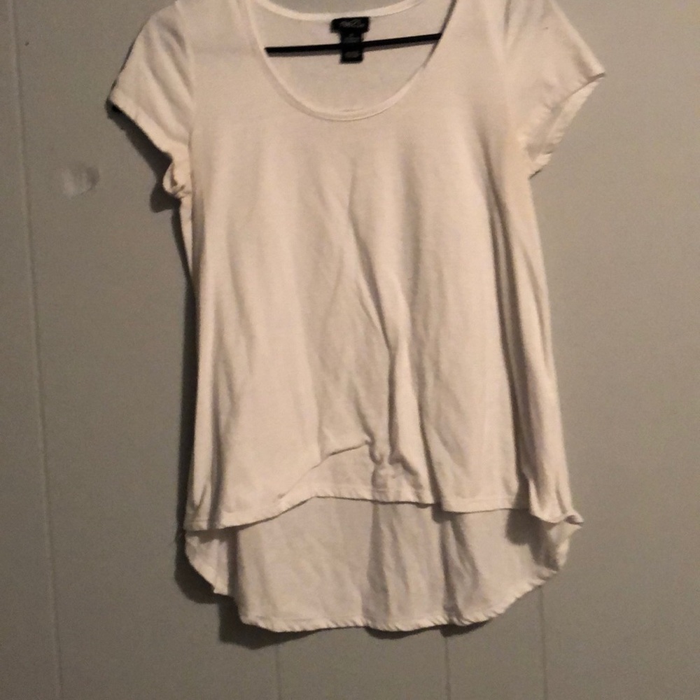 White tee